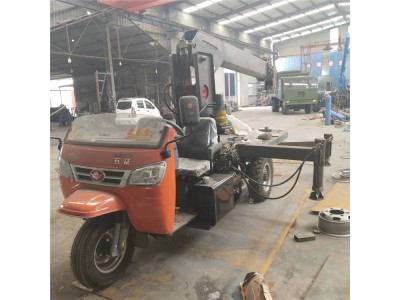 三轮随车吊 苗木移树背树自备吊 运输吊装多用小型起重机厂家图3