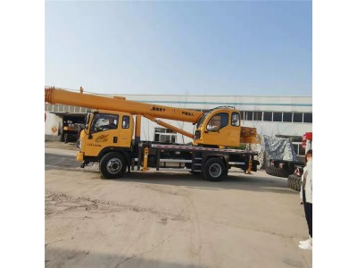 凯威重工 简易移动吊车 8吨-25吨自制底盘吊车质量可靠图5