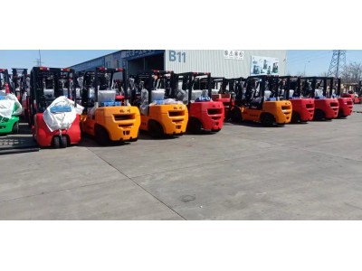 3吨全新叉车|叉车出租|拖车救援图2
