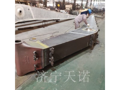 河道清理淤泥挖掘两节长臂铁路钩机加长大小臂厂家销售图2
