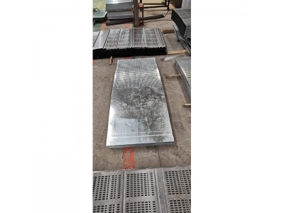 施工电梯吊笼冲孔板  施工升降机电机配件 三相异步电动机  济南恒义建筑机械图2