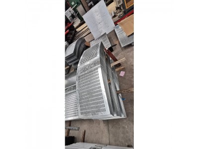 施工电梯吊笼冲孔板  施工升降机电机配件 三相异步电动机  济南恒义建筑机械图5